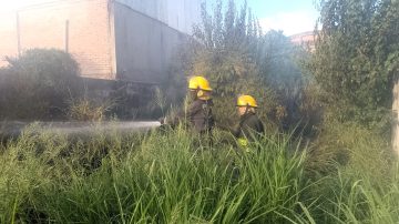 Controlan incendio en el fondo de una vivienda del B° Reconquista
