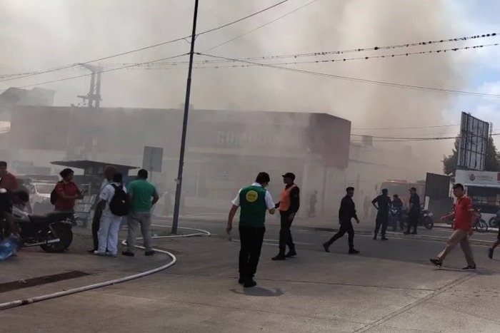 Cuatro adultos y una niña murieron en el incendio de un supermercado en Jujuy