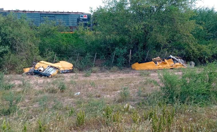 Misterioso hallazgo: Aparecieron restos de una avioneta en Villa Mailín