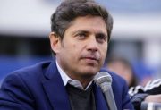 Kicillof afirmó que si Adorni fuera peronista “ya estaría preso” y dijo estar buscando “un pendrive” para la provincia