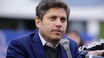 Kicillof contra Milei: “Resultó ser un marxista, pero de la escuela de Groucho”