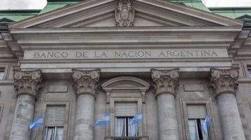 Un juez federal suspendió la transformación del Banco Nación en sociedad anónima