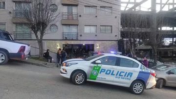 Brutal: una mujer pateó en la cabeza a un bebé de cinco meses