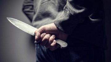 Lolito no quería ir preso, tomó un cuchillo en la comisaría y se autolesionó en el abdomen: está grave