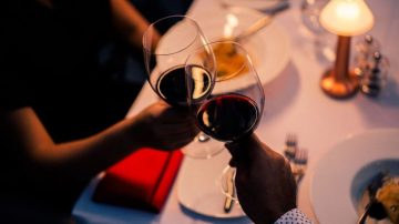 Todo por amor: El “tierno” pedido de un albañil a un arquitecto por el Día de los Enamorados