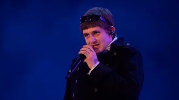 Dillom defendió a María Becerra y cuestionó a Milei: “Si tocan a uno, saltamos todos”