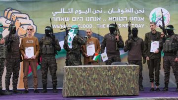 Hamas libera a tres rehenes israelíes, pero la angustia persiste por los argentinos que siguen secuestrados