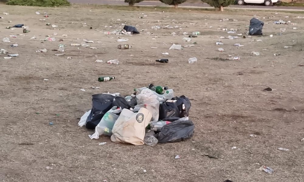Dos policías fueron violentamente atacados mientras participaban del “Festival del Hacha”