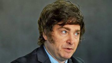 Presentaron la primera denuncia penal contra Javier Milei: lo acusan de “megaestafa”