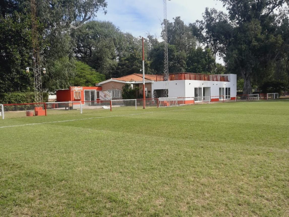 Santiago Lawn Tennis acusa a socios y visitantes de irse del bar sin pagar, robar y negociar en el Club