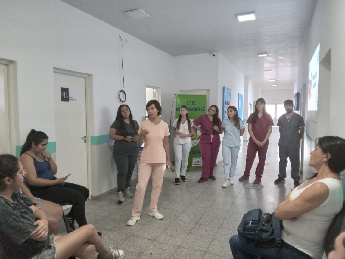 La Facultad de Medicina de la Unse organizó una charla en un centro de salud municipal