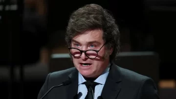 Milei: “Si ustedes quieren volver atrás, me van a tener que sacar con los pies para adelante”