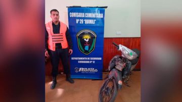 Una mujer llamó a la policía para devolver la moto que su hijo robó y escondió en su domicilio