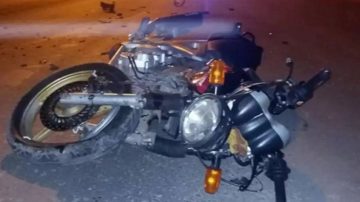 Un motociclista murió y otro sufrió graves heridas en terrible choque contra una camioneta