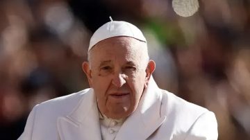 El Papa Francisco escribió un mensaje desde el hospital: “Todavía necesito tratamiento”