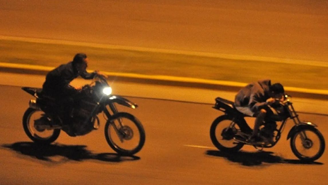 VIDEO | Promotor de “jueves de locos” defiende las “picadas” ilegales: “No somos chorros, solo disfrutamos de las motos”