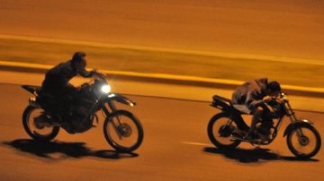 VIDEO | Promotor de “jueves de locos” defiende las “picadas” ilegales: “No somos chorros, solo disfrutamos de las motos”