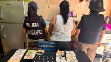 B° Sarmiento: Desarticulan punto de venta de drogas y detienen a una mujer