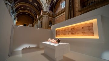 Una escultura hiperrealista de Jesucristo causa furor en México