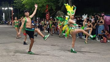 Garza cerró el verano con comparsas, desfile de murgas y el show de Bambolé