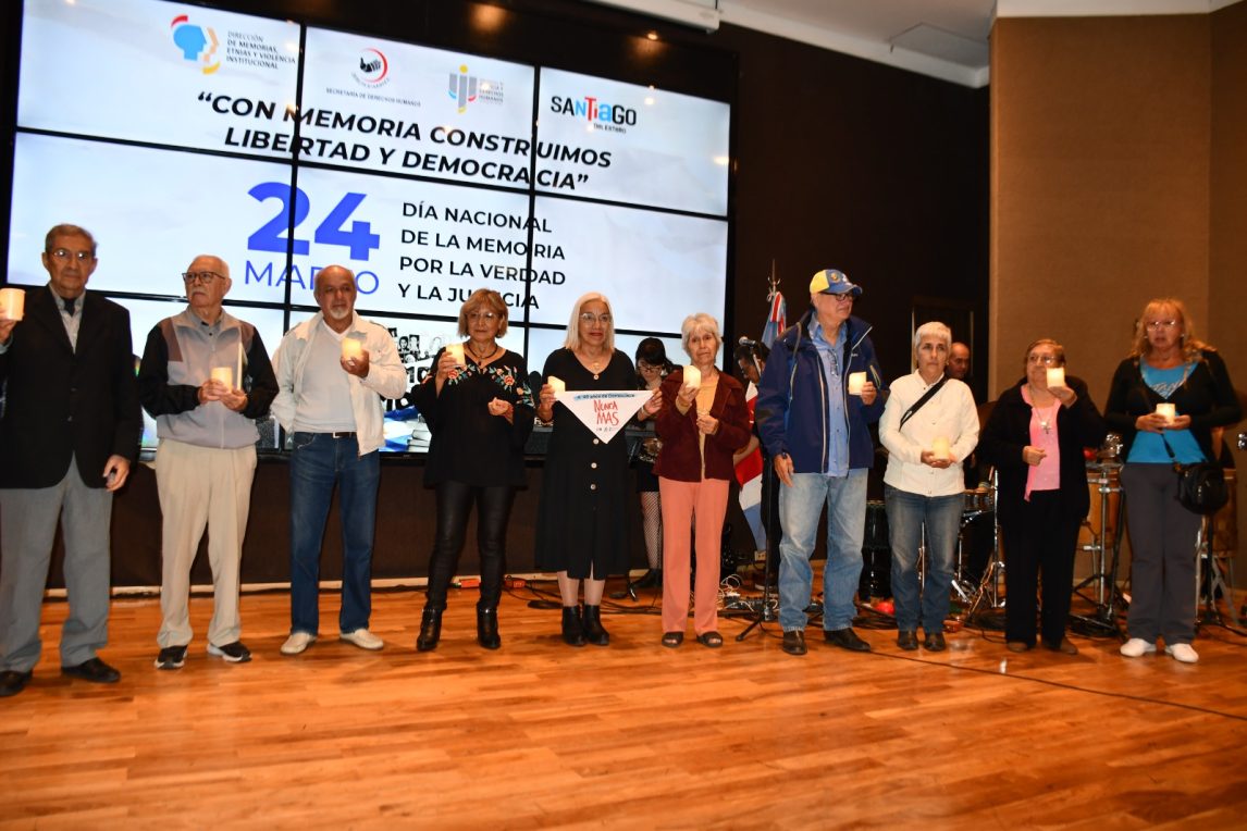 Santiago ratificó su compromiso con la defensa de la democracia en el acto por el Día de la Memoria
