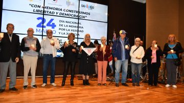 Santiago ratificó su compromiso con la defensa de la democracia en el acto por el Día de la Memoria