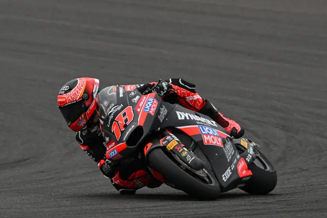 Manu González dominó de punta a punta: repite pole en Moto2 y marca el ritmo para la carrera