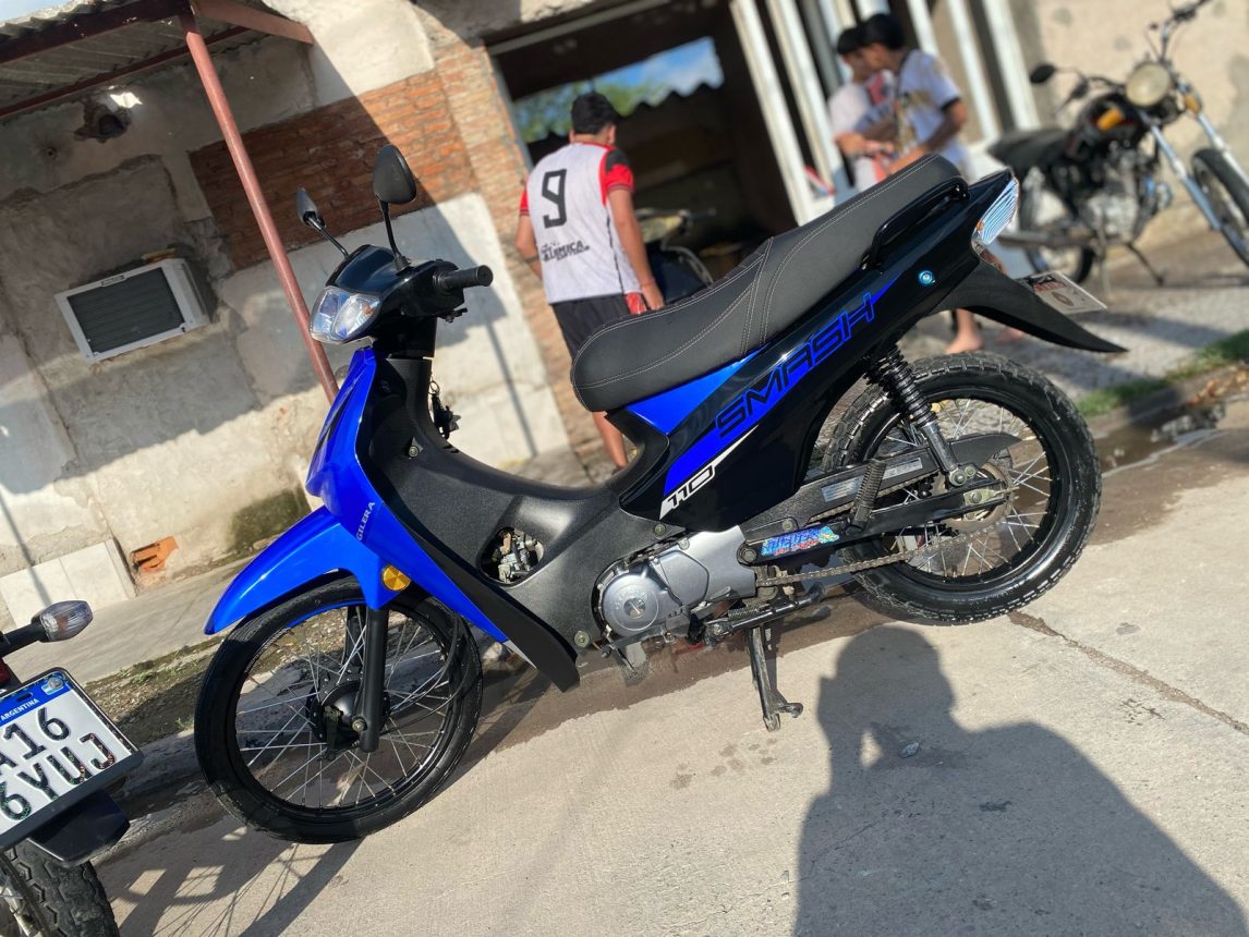 Un joven fue víctima de un robo en La Banda y pide ayuda para recuperar su moto