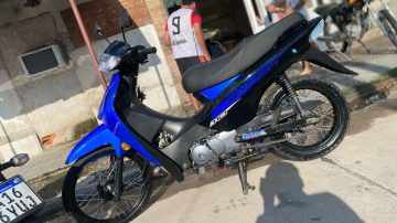 Un joven fue víctima de un robo en La Banda y pide ayuda para recuperar su moto