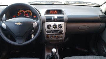 B° Los Inmigrantes: Misterioso abandono de un auto con el baúl dañado