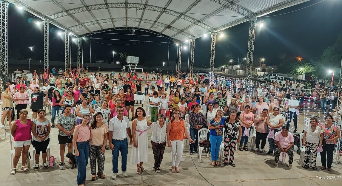 Un conversatorio en La Cañada abordó el rol de la mujer en la sociedad