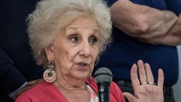 Estela de Carlotto criticó a La Cámpora por su injerencia entre Kicillof y Cristina Kirchner