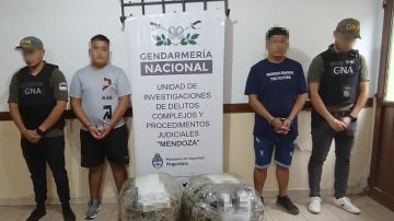 Detienen a tres hombres que estaban por recibir cuatro encomiendas con 51 kilos de cocaína