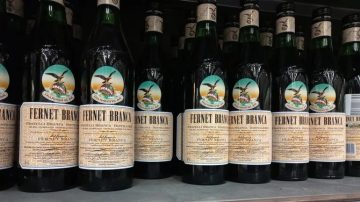 Sábado y los malvivientes lo saben: Hurtó dos botellas de Fernet de un negocio