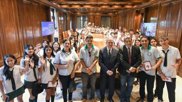 Programa “Conociendo mi provincia”: El jefe de Gabinete recibió a alumnos del Colegio Secundario de Sachayoj