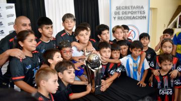 FOTOS | La Copa Argentina obtenida por Central Córdoba en 2024 llegó a Tintina