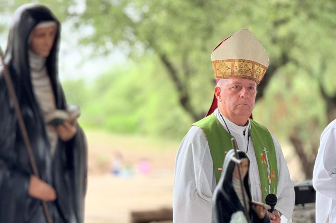 Monseñor Martínez Ossola: “El peor enemigo de Francisco es Jorge Bergoglio”
