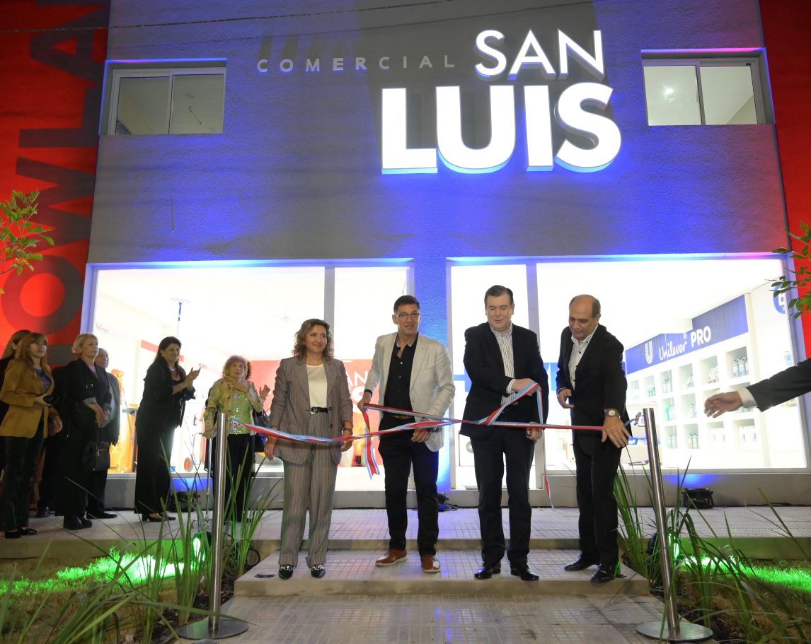 Con presencia de Gerardo Zamora, una empresa local inauguró un nuevo centro de distribución