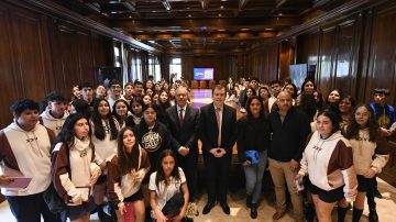 La “promo” 2025 de Sumampa visitó al gobernador Zamora