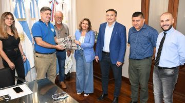 La intendente Fuentes recibió en el salón de acuerdos a las autoridades de la escuela Santiago Maradona