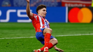 Por el penal de Julián Álvarez ante el Real Madrid en Champions, la IFAB cambió la regla del “doble toque”