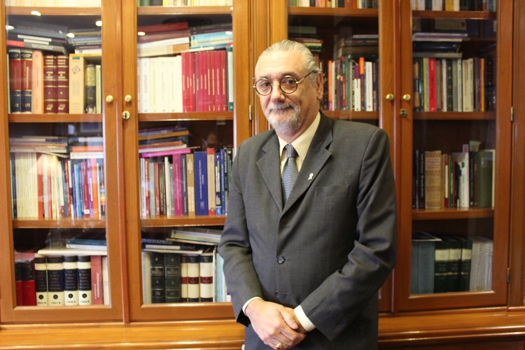 El Dr. Eduardo Llugdar presentará su libro sobre Derecho Constitucional en la Universidad Siglo 21