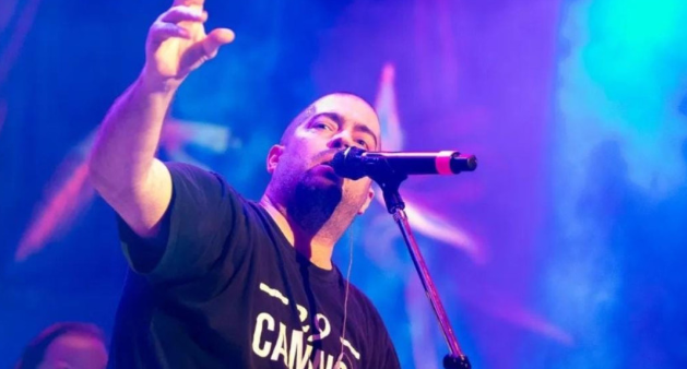 Desde el escenario, Patricio Fontanet apuntó contra el Gobierno: “Manga de gatos”