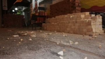 Tras beber juntos toda la noche, se “desconocieron” y uno desmayó al otro a ladrillazos