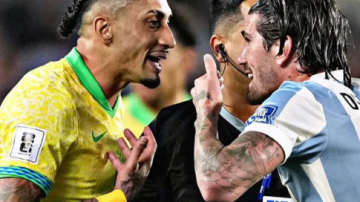 El árbitro de Argentina vs. Brasil le quitó la amonestación a Rodrigo De Paul: qué dice el informe