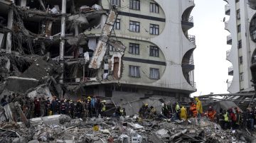 Myanmar: Un terremoto de 7.7° provocó el derrumbe de un edificio y hay numerosos muertos