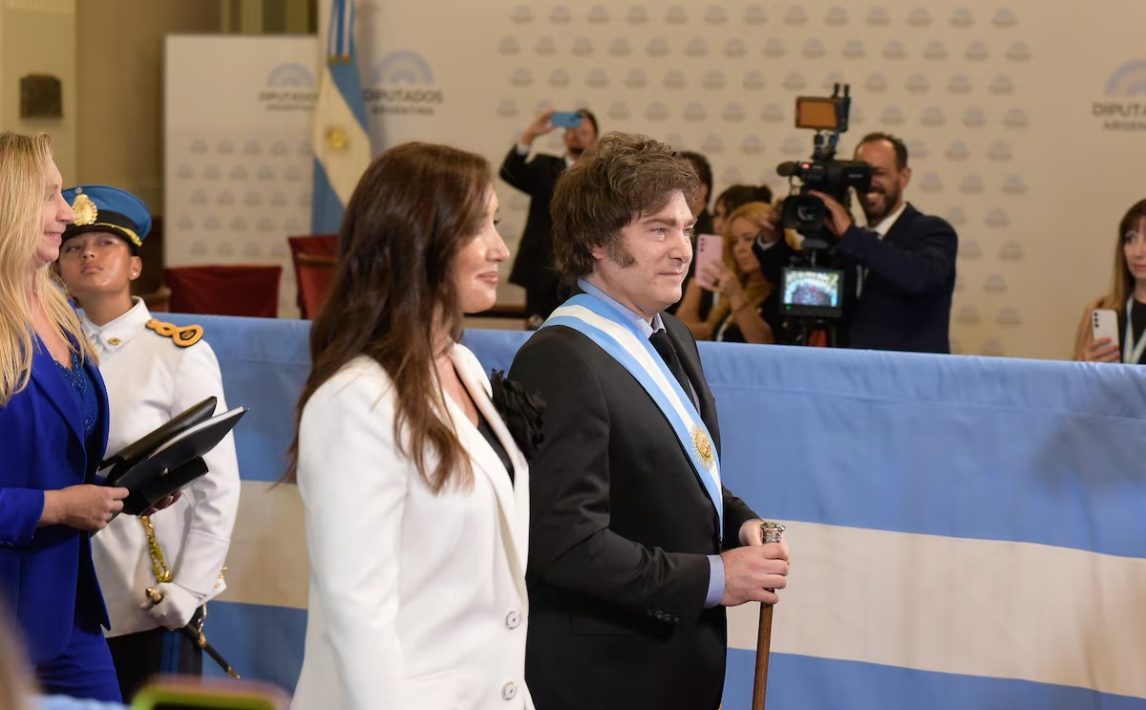 Lo que todos esperaban no se vio: La Cadena Nacional omitió mostrar el saludo de Milei y Villarruel