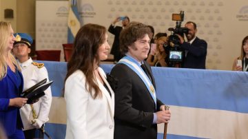 Lo que todos esperaban no se vio: La Cadena Nacional omitió mostrar el saludo de Milei y Villarruel