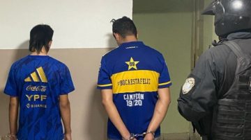 Secuestran arma de fuego, TV, motos y celulares a sujetos que protagonizaban una gresca