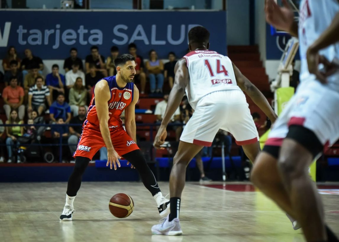Quimsa tropezó en casa y cayó ante Franca de Brasil